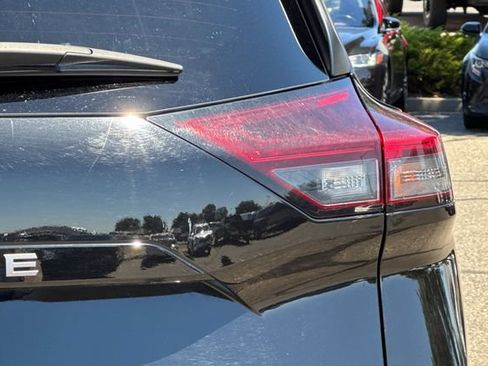 Used 2024 Nissan Rogue SV AWD/4WD image 50