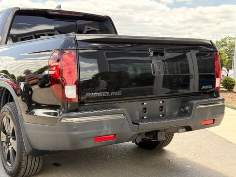 Used 2017 Honda Ridgeline Black Edition image 4