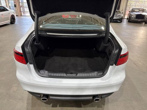 Used 2016 Jaguar XF R-Sport image 17