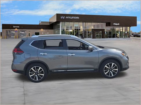 Used 2018 Nissan Rogue SL w/ Premium Package image 8