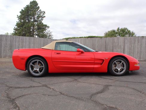 Used 1999 Chevrolet Corvette Convertible w/ Memory Pkg RWD image 4