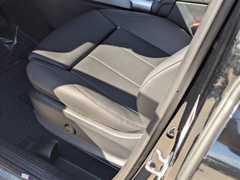 New 2025 Mercedes-Benz GLB 250 image 4