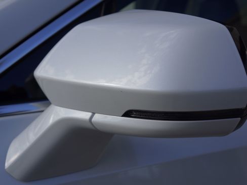 Used 2024 Cadillac XT4 Premium Luxury image 19