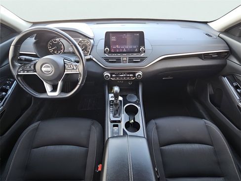 Used 2020 Nissan Altima 2.5 SV image 16