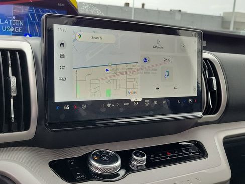 New 2025 Ford Expedition Active image 27