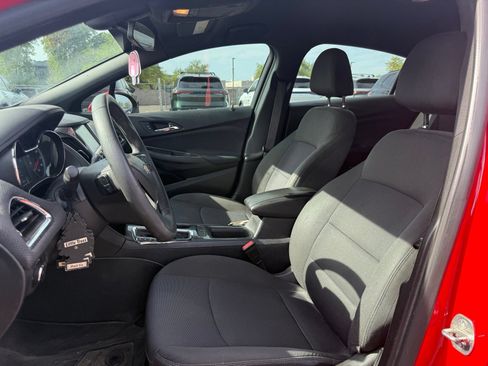 Used 2017 Chevrolet Cruze LT w/ Convenience Package FWD image 12