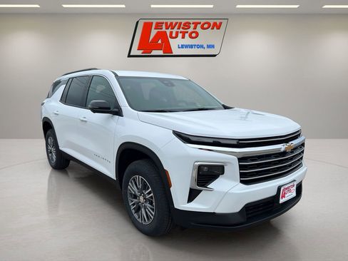 New 2026 Chevrolet Traverse LT w/ Driver Confidence Package AWD/4WD image 14