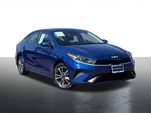 Certified 2023 Kia Forte LXS FWD image 2