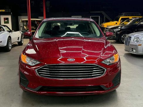 Used 2020 Ford Fusion SE image 2