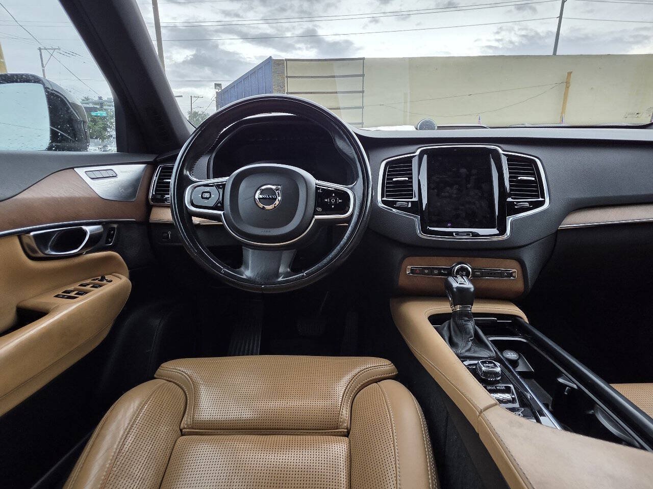 Used 2017 Volvo XC90 T6 Inscription w/ Vision Package AWD/4WD image 16