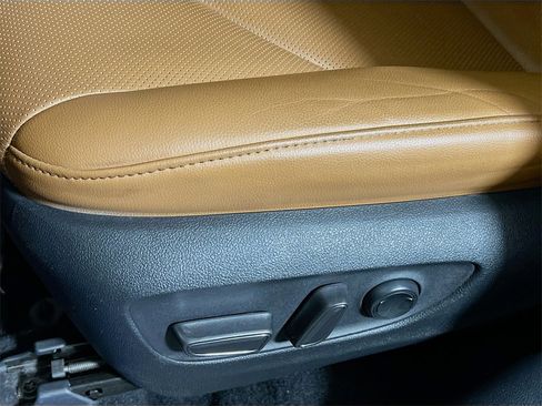 Certified 2020 Toyota Highlander Platinum image 18