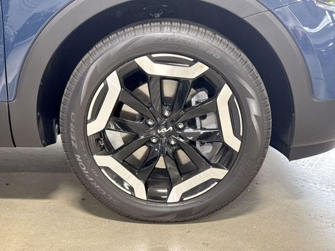 New 2025 Kia Telluride EX image 11