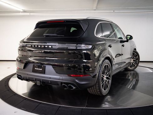 Used 2026 Porsche Cayenne S AWD/4WD image 7