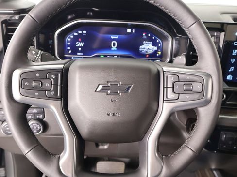 Used 2023 Chevrolet Silverado 1500 RST image 3