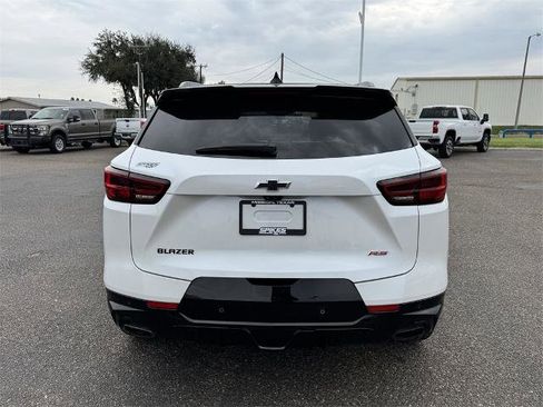 Used 2024 Chevrolet Blazer RS w/ Driver Confidence II Package image 4