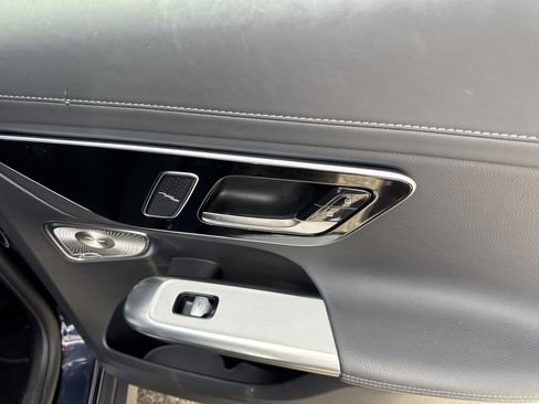 Used 2024 Mercedes-Benz GLC 300 4MATIC image 15