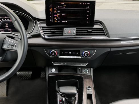 Used 2023 Audi Q5 2.0T Premium Plus w/ Premium Plus Package AWD/4WD image 8