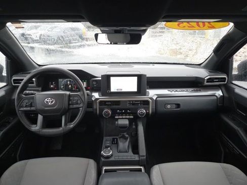 Used 2025 Toyota Tacoma SR5 image 21