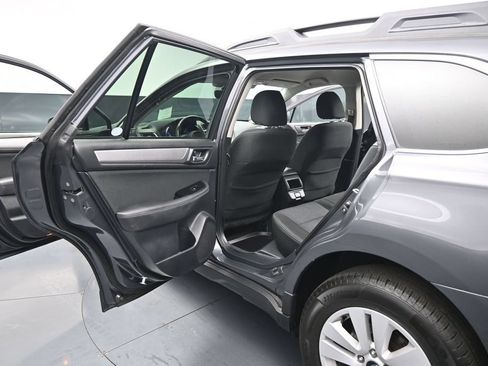 Used 2019 Subaru Outback 2.5i Premium AWD/4WD image 14