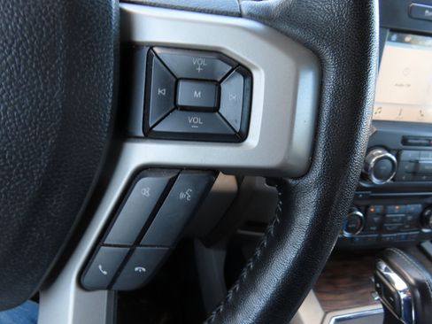 Used 2018 Ford F150 Lariat image 22