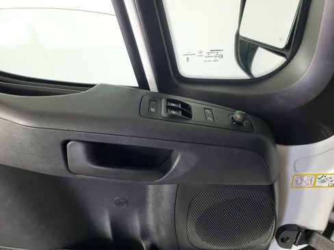Used 2025 RAM ProMaster 2500 w/ Convenience Group FWD image 31
