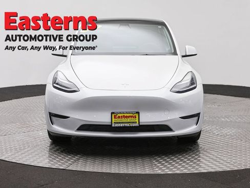 Used 2021 Tesla Model Y Long Range AWD/4WD image 2