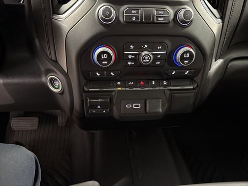 Certified 2022 Chevrolet Silverado 1500 RST w/ LPO, Blackout Package AWD/4WD image 31