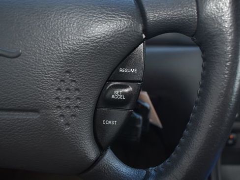 Used 2004 Ford Mustang Convertible image 24