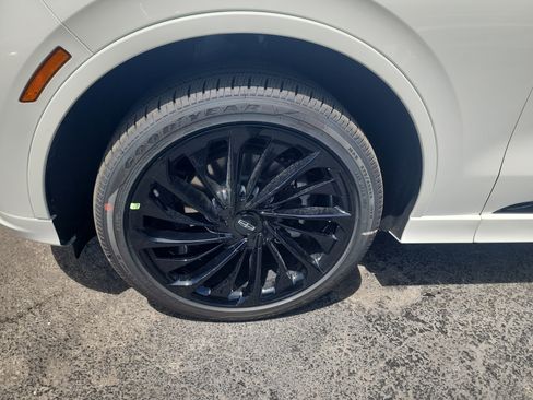 New 2026 Lincoln Aviator Reserve AWD/4WD image 10