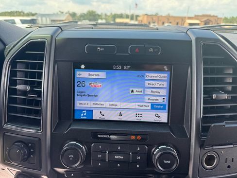 Used 2018 Ford F150 XLT w/ Equipment Group 302A Luxury AWD/4WD image 19