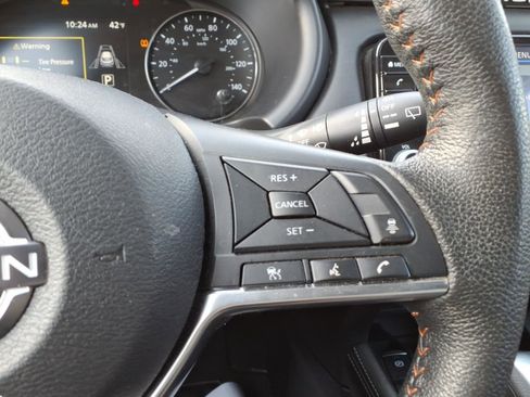 Used 2023 Nissan Kicks SR w/ Interior Electronics Package image 18