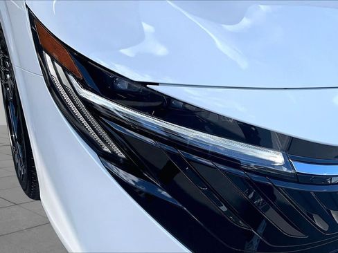 New 2026 Nissan Sentra SR w/ SR Premium Package FWD image 13