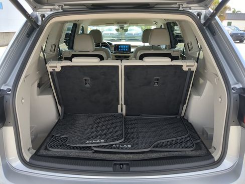 Certified 2024 Volkswagen Atlas SE FWD image 9
