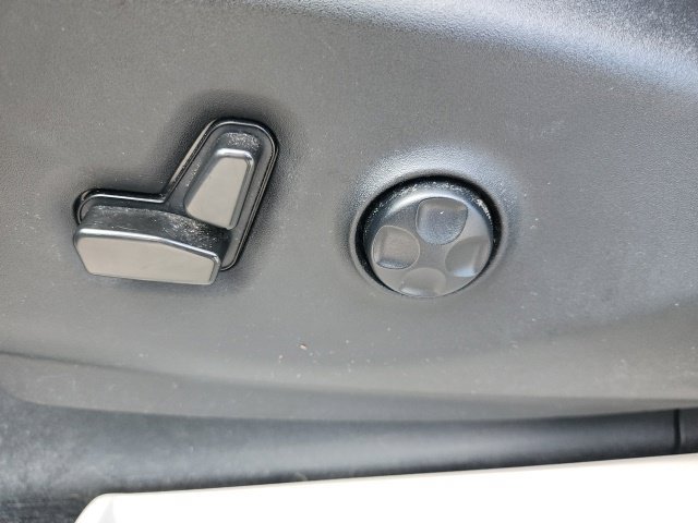 Used 2022 Chrysler Pacifica Touring-L FWD image 10