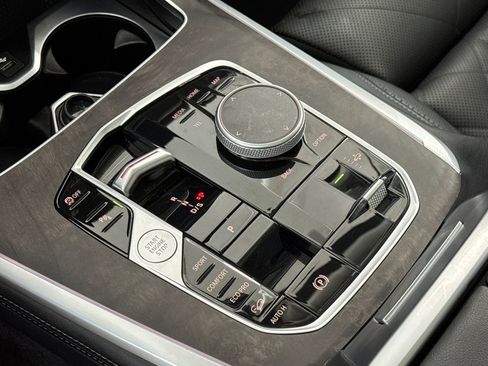 Used 2025 BMW X7 xDrive40i AWD/4WD image 18