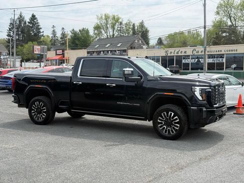 Used 2024 GMC Sierra 3500 Denali Ultimate AWD/4WD image 5