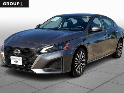 Used 2023 Nissan Altima 2.5 SV