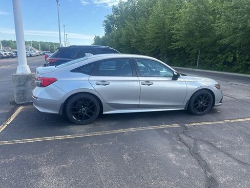 Used 2022 Honda Civic Sport image 9
