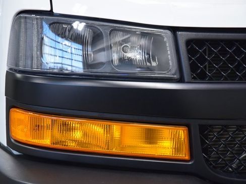 Used 2025 Chevrolet Express 3500 LS image 6