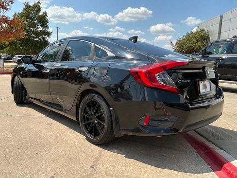 Used 2017 Honda Civic Touring image 8