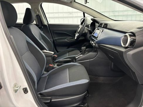 Used 2025 Nissan Versa SV FWD image 34
