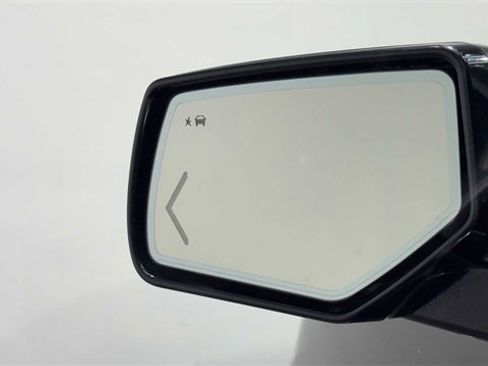 Used 2016 GMC Yukon XL SLT w/ Open Road Package image 11