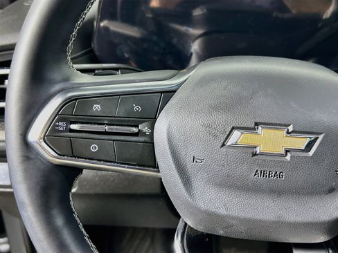 Used 2026 Chevrolet Traverse LT FWD image 18