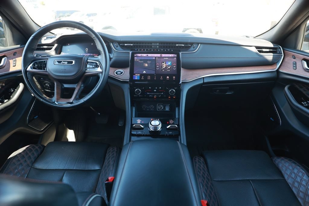 Used 2023 Jeep Grand Cherokee Summit w/ Luxury Tech Group V AWD/4WD image 31