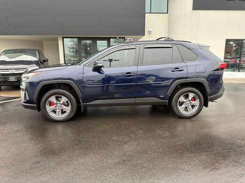 Used 2024 Toyota RAV4 XLE w/ Convenience Package image 2