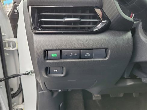 Used 2023 Nissan Sentra SR w/ SR Premium Package image 13