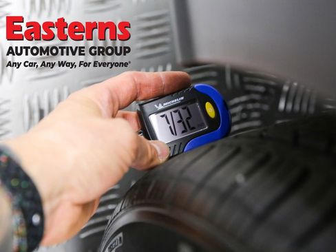 Used 2025 Hyundai Venue SEL image 28