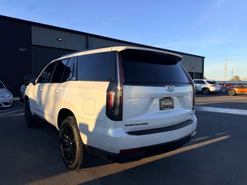 Used 2021 Cadillac Escalade Sport Platinum w/ LPO, ONYX Package image 6