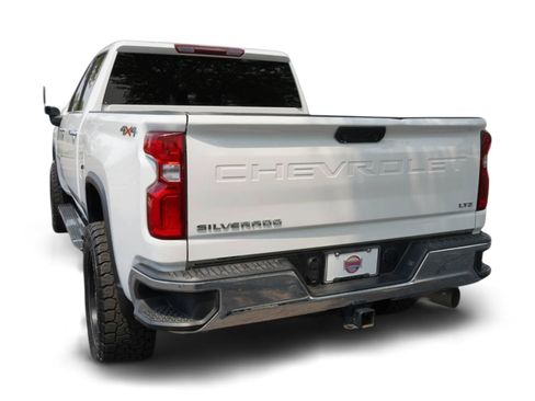 Used 2024 Chevrolet Silverado 2500 LTZ AWD/4WD image 3