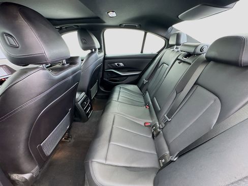 Used 2022 BMW 330i Sedan w/ Premium Package image 16